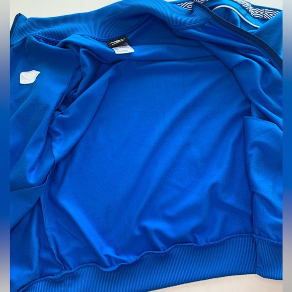 Umbro Men’s Soccer Jacket - Excellent Condition - Blue - Small - Picture 13 of 16
